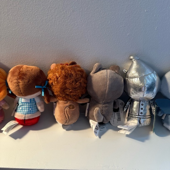 Whimsical set of 8 Wizard of Oz Hallmark itty bitty’s 🦁 🐶 👧 - Picture 9 of 10